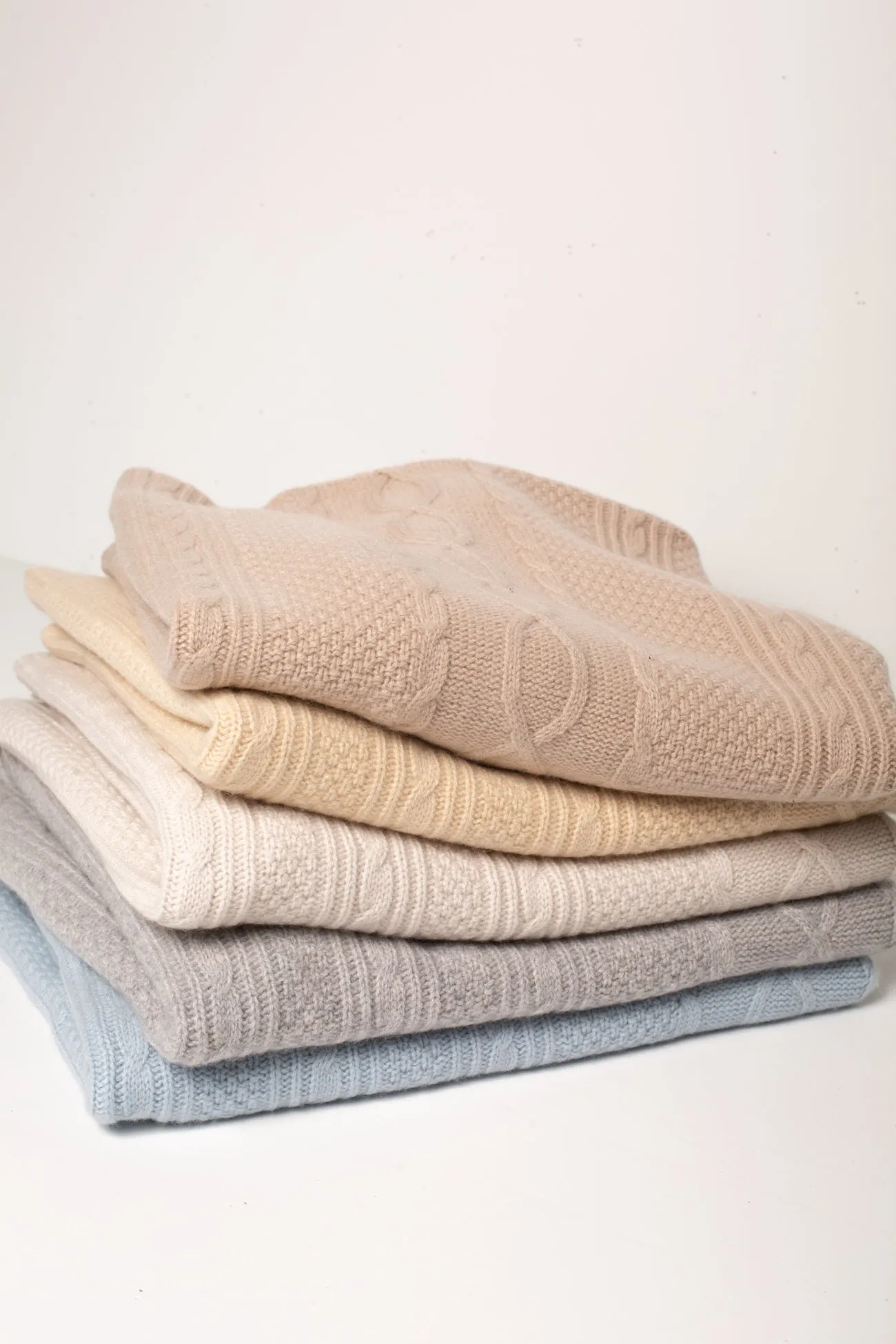 CABLE CASHMERE THROW BLANKET