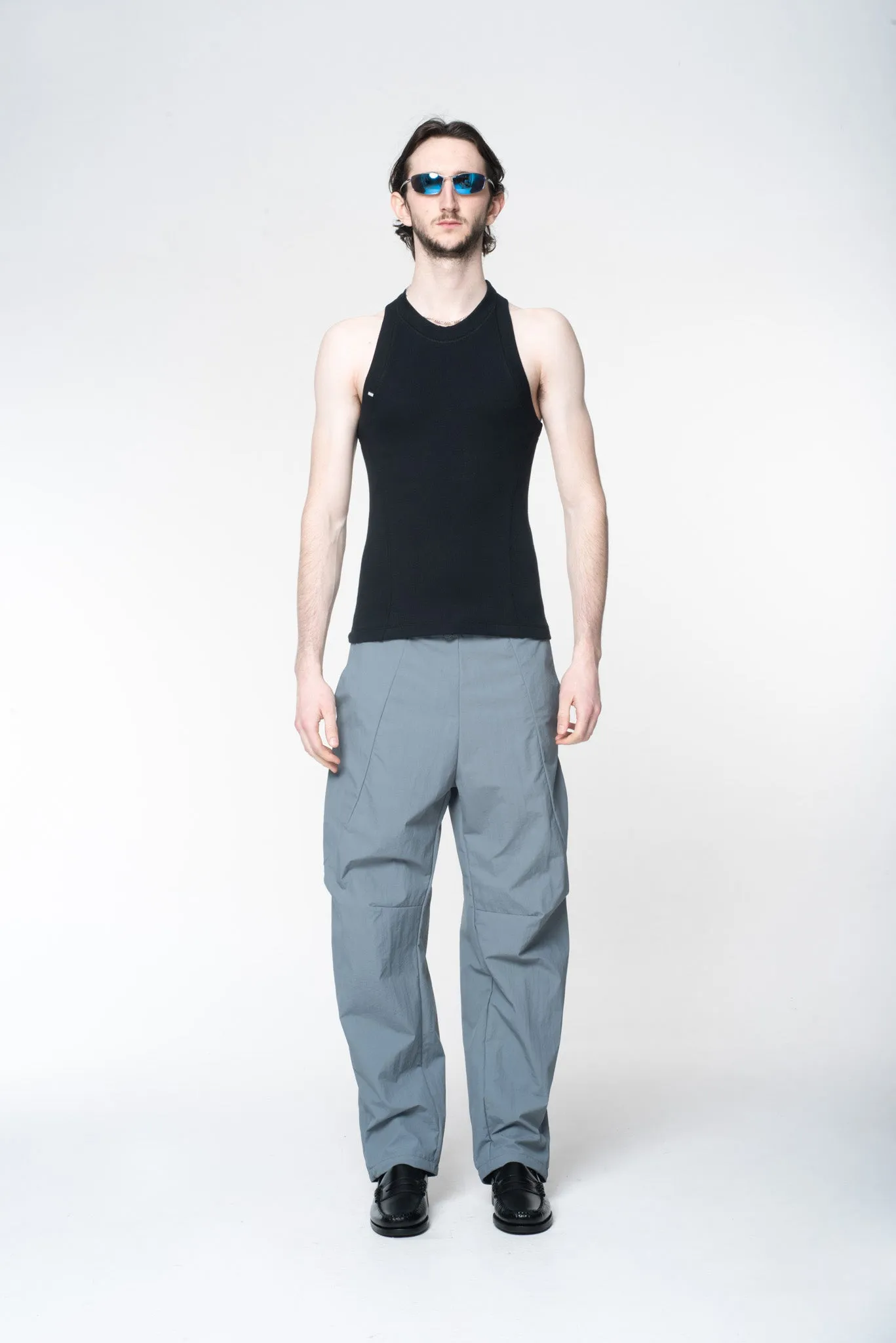 CORE-TAB SLEEK VEST - BLACK