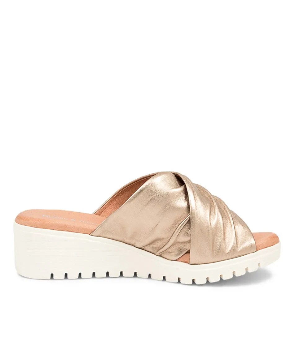 DJANGO & JULIETTE Mignon Champagne Leather Mules Ws