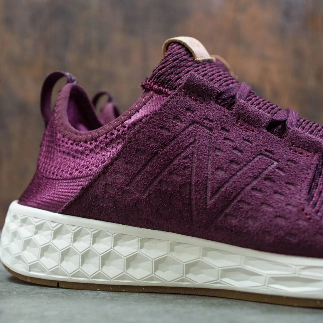 New Balance Men Fresh Foam Cruz MCRUZOM (burgundy / sea salt / gum)