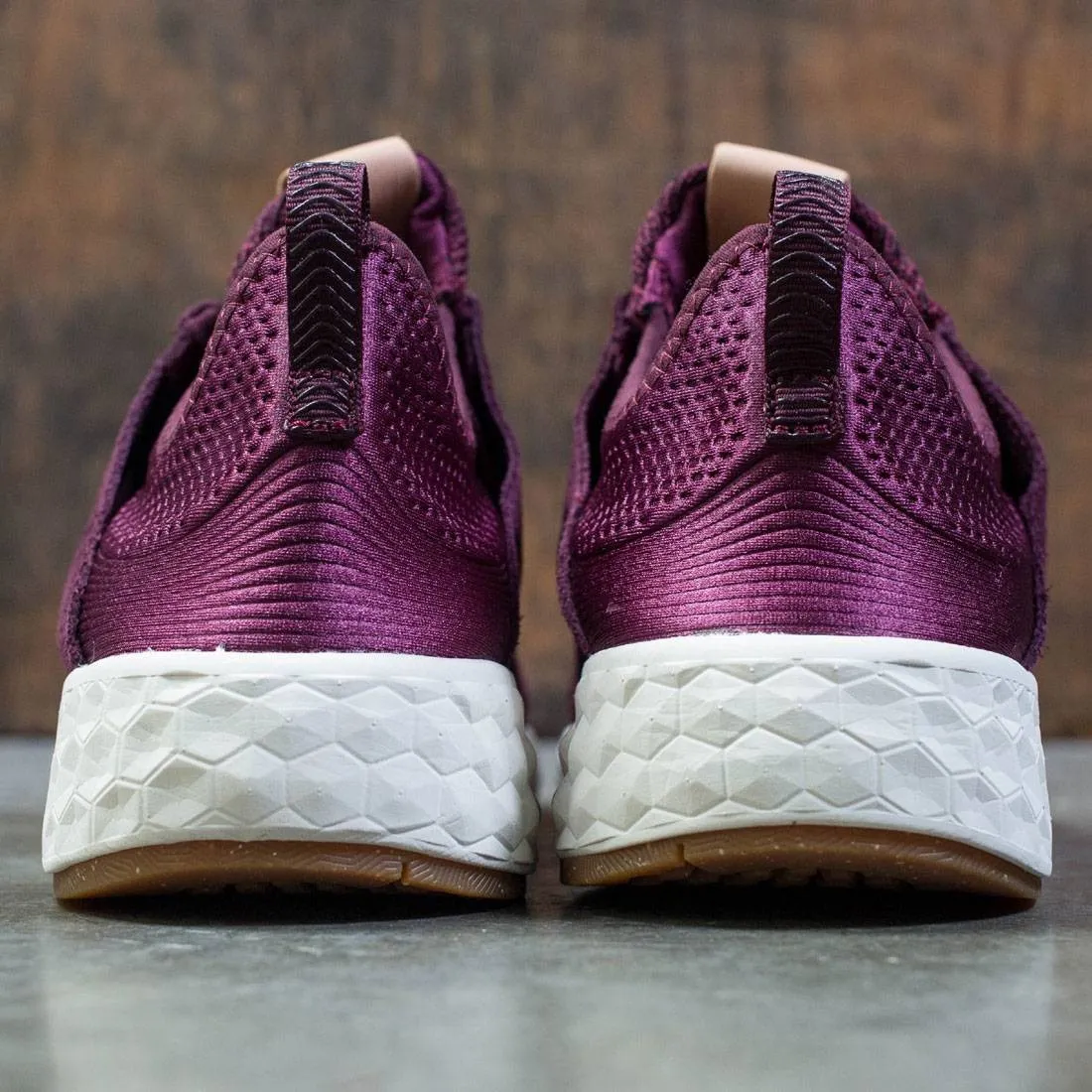 New Balance Men Fresh Foam Cruz MCRUZOM (burgundy / sea salt / gum)