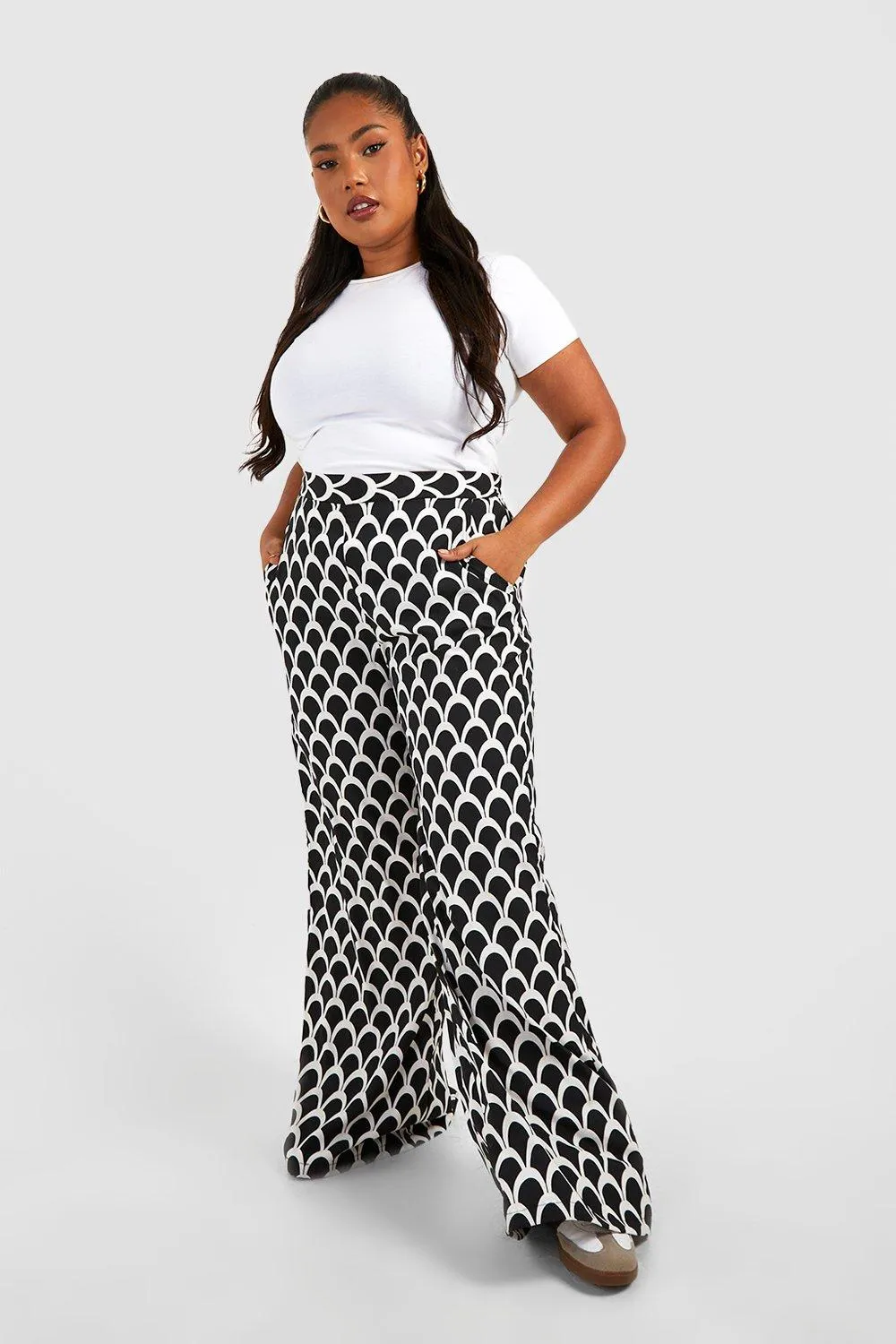 Plus Woven Geo Print Wide Leg Pants