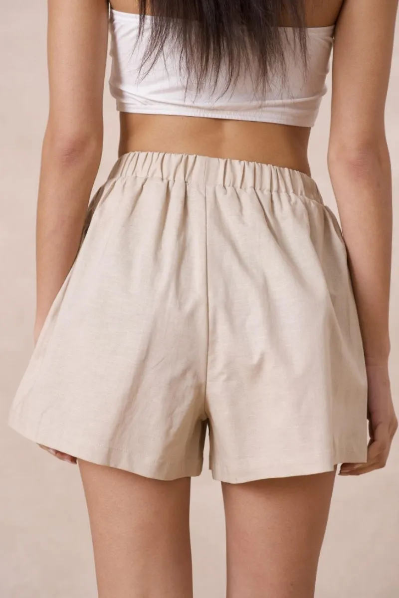 Sandi Shorts | Beige | Shorts fra Avery