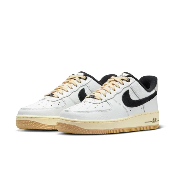 WMNS Nike Air Force 1 07 LX, SUMMIT WHITE/BLACK-MUSLIN